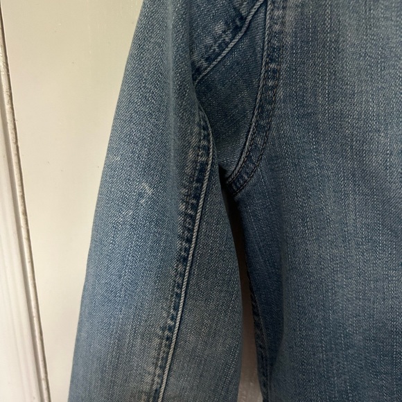 Dynamite Fitted Jean Jacket Distressed Lightwash🌸🩵 - Picture 8 of 11